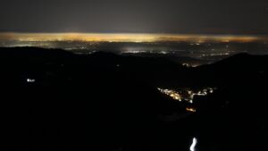 Dieses Bild zeigt eine Webcam-Aufnahme vom Achertal, aufgenommen am Sonntag, den 23.11.2025 um 00:00 Uhr. Die Temperatur betrug -4.4°C.