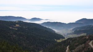 Dieses Bild zeigt eine Webcam-Aufnahme vom Achertal, aufgenommen am Dienstag, den 16.12.2025 um 12:40 Uhr. Die Temperatur betrug 10.9°C.