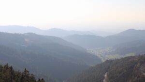 Dieses Bild zeigt eine Webcam-Aufnahme vom Achertal, aufgenommen am Freitag, den 20.03.2026 um 17:00 Uhr. Die Temperatur betrug 9.4°C.