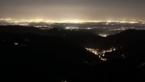 Dieses Bild zeigt eine Webcam-Aufnahme vom Achertal, aufgenommen am Freitag, den 16.01.2026 um 18:40 Uhr. Die Temperatur betrug 5.8°C.