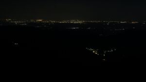 Dieses Bild zeigt eine Webcam-Aufnahme vom Achertal, aufgenommen am Mittwoch, den 22.04.2026 um 00:00 Uhr. Die Temperatur betrug 2.1°C.