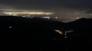 Dieses Bild zeigt eine Webcam-Aufnahme vom Achertal, aufgenommen am Donnerstag, den 11.12.2025 um 04:30 Uhr. Die Temperatur betrug 6.2°C.