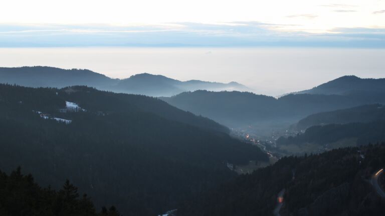 Dieses Bild zeigt eine Webcam-Aufnahme vom Achertal, aufgenommen am Freitag, den 23.01.2026 um 17:40 Uhr. Die Temperatur betrug 4°C.