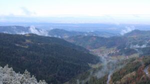 Dieses Bild zeigt eine Webcam-Aufnahme vom Achertal, aufgenommen am Montag, den 17.11.2025 um 10:40 Uhr. Die Temperatur betrug -1.8°C.