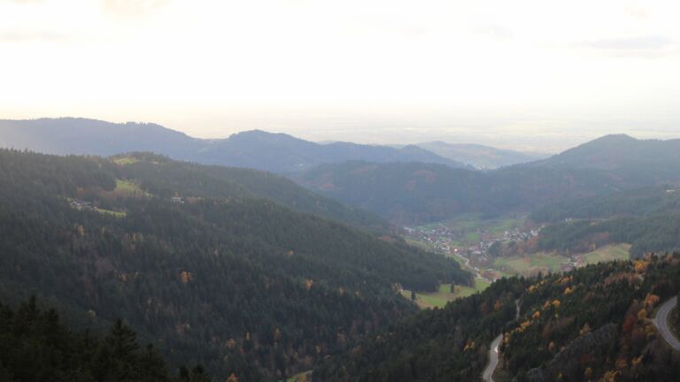 Dieses Bild zeigt eine Webcam-Aufnahme vom Achertal, aufgenommen am Montag, den 03.11.2025 um 16:20 Uhr. Die Temperatur betrug 5.5°C.