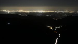 Dieses Bild zeigt eine Webcam-Aufnahme vom Achertal, aufgenommen am Freitag, den 13.03.2026 um 00:30 Uhr. Die Temperatur betrug 3°C.