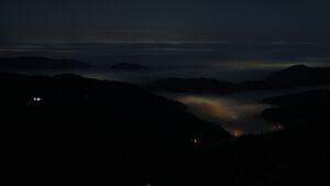 Dieses Bild zeigt eine Webcam-Aufnahme vom Achertal, aufgenommen am Samstag, den 13.12.2025 um 04:30 Uhr. Die Temperatur betrug 6.1°C.