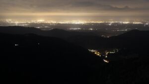 Dieses Bild zeigt eine Webcam-Aufnahme vom Achertal, aufgenommen am Montag, den 06.04.2026 um 05:30 Uhr. Die Temperatur betrug 4.2°C.