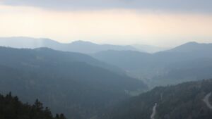 Dieses Bild zeigt eine Webcam-Aufnahme vom Achertal, aufgenommen am Dienstag, den 14.04.2026 um 18:20 Uhr. Die Temperatur betrug 4.5°C.