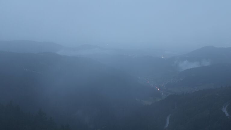 Dieses Bild zeigt eine Webcam-Aufnahme vom Achertal, aufgenommen am Donnerstag, den 25.09.2025 um 19:30 Uhr. Die Temperatur betrug 5.2°C.
