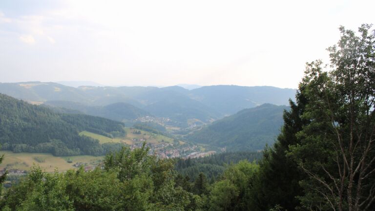 Dieses Bild zeigt eine Webcam-Aufnahme vom Achertal, aufgenommen am Freitag, den 31.07.2026 um 18:40 Uhr. Die Temperatur betrug 29.9°C.