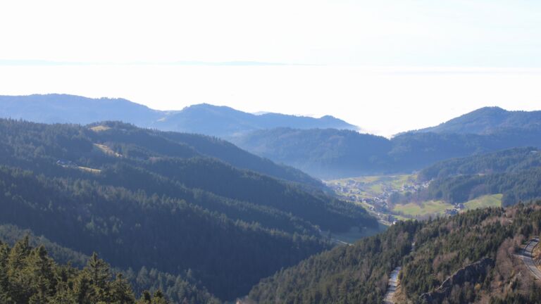 Dieses Bild zeigt eine Webcam-Aufnahme vom Achertal, aufgenommen am Mittwoch, den 25.02.2026 um 15:50 Uhr. Die Temperatur betrug 15.4°C.