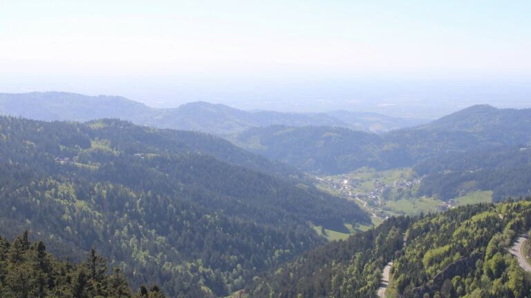 Dieses Bild zeigt eine Webcam-Aufnahme vom Achertal, aufgenommen am Donnerstag, den 30.04.2026 um 16:50 Uhr. Die Temperatur betrug 11.4°C.