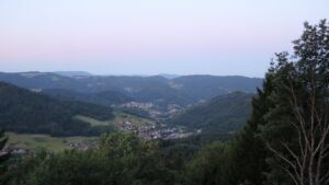 Dieses Bild zeigt eine Webcam-Aufnahme vom Achertal, aufgenommen am Montag, den 20.07.2026 um 05:40 Uhr. Die Temperatur betrug 12.8°C.