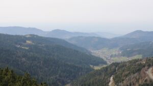 Dieses Bild zeigt eine Webcam-Aufnahme vom Achertal, aufgenommen am Freitag, den 06.03.2026 um 13:20 Uhr. Die Temperatur betrug 15.2°C.