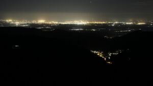 Dieses Bild zeigt eine Webcam-Aufnahme vom Achertal, aufgenommen am Donnerstag, den 09.04.2026 um 00:30 Uhr. Die Temperatur betrug 9.1°C.