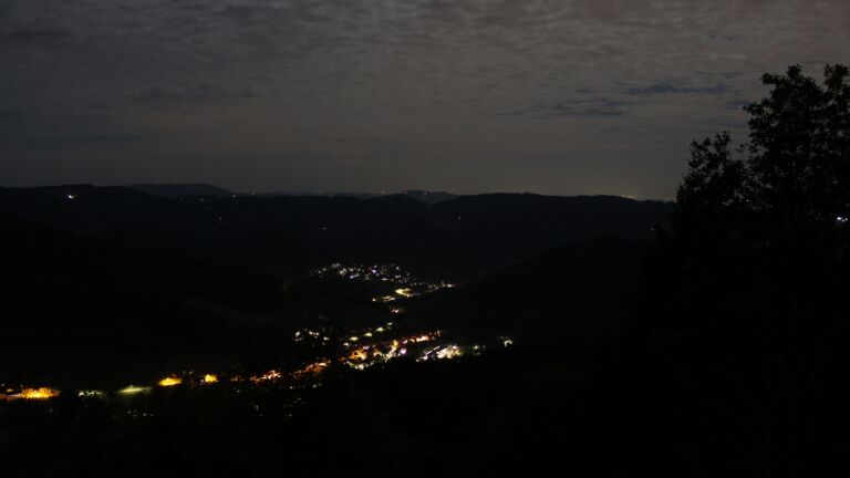Dieses Bild zeigt eine Webcam-Aufnahme vom Achertal, aufgenommen am Mittwoch, den 30.09.2026 um 06:20 Uhr. Die Temperatur betrug 20.2°C.