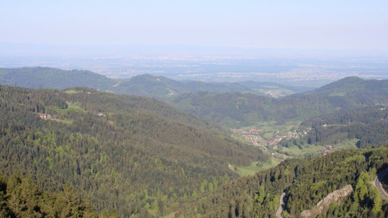 Dieses Bild zeigt eine Webcam-Aufnahme vom Achertal, aufgenommen am Freitag, den 02.05.2025 um 08:30 Uhr. Die Temperatur betrug 18.8°C.