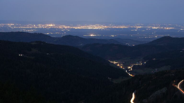 Dieses Bild zeigt eine Webcam-Aufnahme vom Achertal, aufgenommen am Donnerstag, den 13.11.2025 um 06:50 Uhr. Die Temperatur betrug 15.1°C.