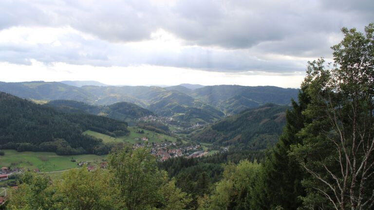 Dieses Bild zeigt eine Webcam-Aufnahme vom Achertal, aufgenommen am Samstag, den 10.10.2026 um 15:50 Uhr. Die Temperatur betrug 10.7°C.