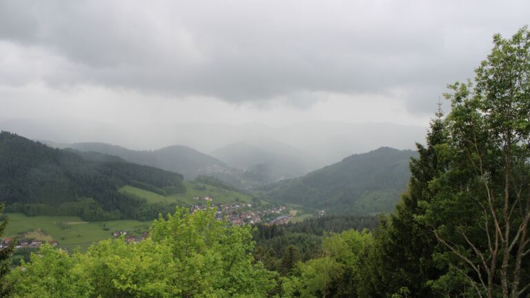 Dieses Bild zeigt eine Webcam-Aufnahme vom Achertal, aufgenommen am Donnerstag, den 14.05.2026 um 15:10 Uhr. Die Temperatur betrug 7.2°C.
