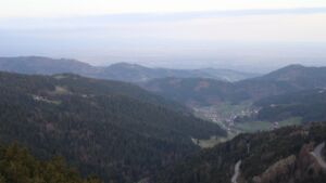 Dieses Bild zeigt eine Webcam-Aufnahme vom Achertal, aufgenommen am Montag, den 06.04.2026 um 07:20 Uhr. Die Temperatur betrug 4.9°C.