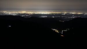 Dieses Bild zeigt eine Webcam-Aufnahme vom Achertal, aufgenommen am Freitag, den 27.02.2026 um 05:40 Uhr. Die Temperatur betrug 11.2°C.