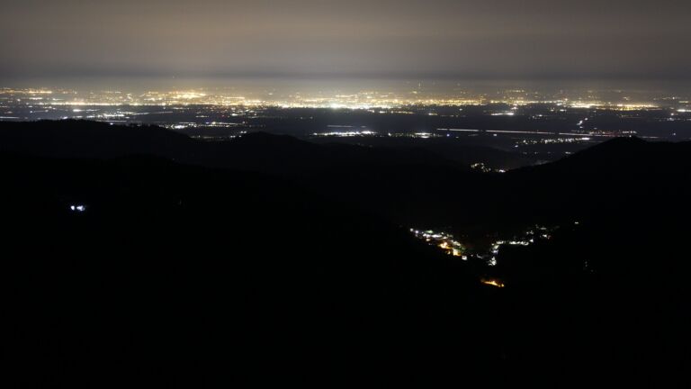 Dieses Bild zeigt eine Webcam-Aufnahme vom Achertal, aufgenommen am Freitag, den 27.02.2026 um 05:40 Uhr. Die Temperatur betrug 11.2°C.