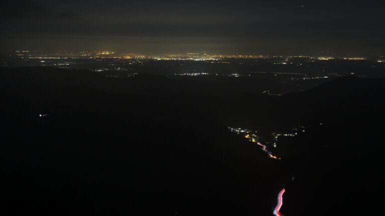 Dieses Bild zeigt eine Webcam-Aufnahme vom Achertal, aufgenommen am Mittwoch, den 15.04.2026 um 04:40 Uhr. Die Temperatur betrug 2.9°C.