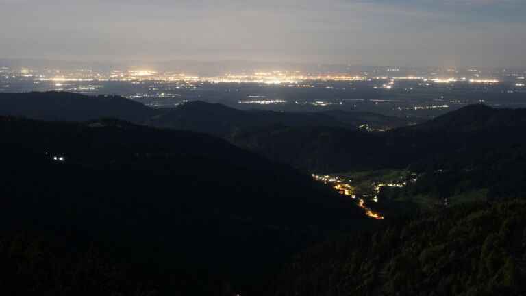 Dieses Bild zeigt eine Webcam-Aufnahme vom Achertal, aufgenommen am Samstag, den 02.05.2026 um 03:50 Uhr. Die Temperatur betrug 12.4°C.