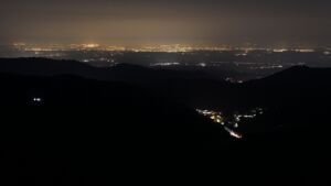 Dieses Bild zeigt eine Webcam-Aufnahme vom Achertal, aufgenommen am Montag, den 23.03.2026 um 04:50 Uhr. Die Temperatur betrug 5.5°C.