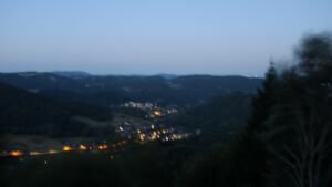 Dieses Bild zeigt eine Webcam-Aufnahme vom Achertal, aufgenommen am Mittwoch, den 12.08.2026 um 05:30 Uhr. Die Temperatur betrug 20.6°C.