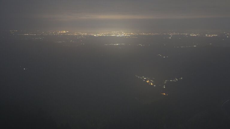 Dieses Bild zeigt eine Webcam-Aufnahme vom Achertal, aufgenommen am Donnerstag, den 09.10.2025 um 22:30 Uhr. Die Temperatur betrug 8.4°C.